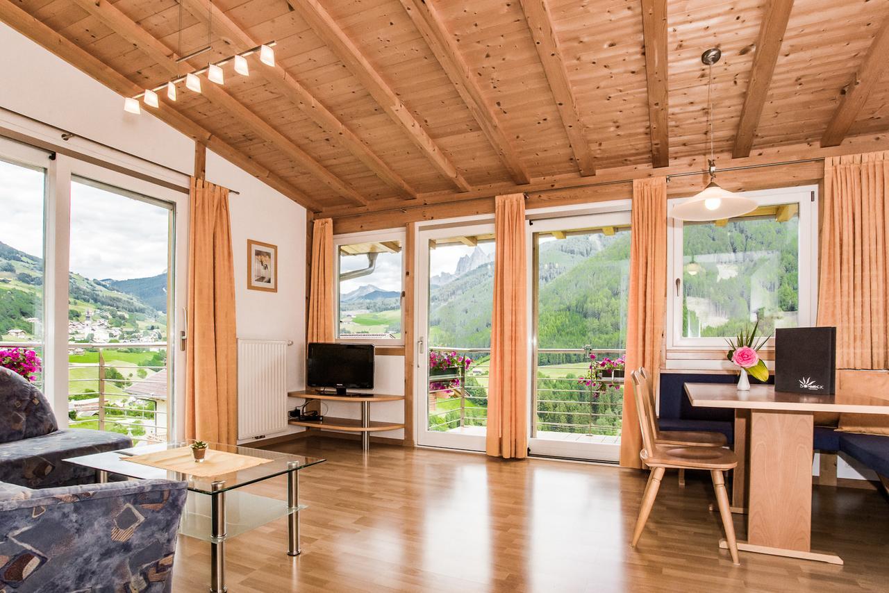 Appartements Sonneck Funes  Bagian luar foto